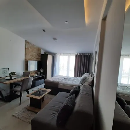 Apartmán Teonalux Milmari P84 *